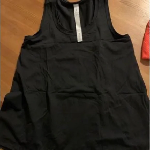 Lululemon Essential Tank *Train - Picture 3 of 3